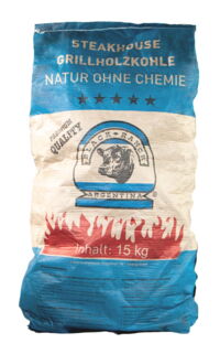 Je härter desto besser: Das Holz vom Quebracho-Baum ist besonders für Holzkohle geeignet