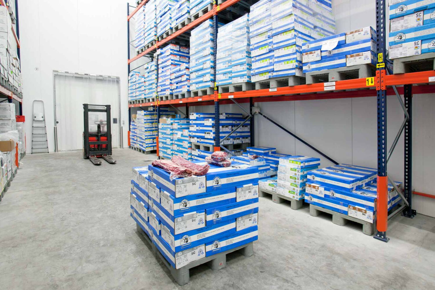 Wir importieren direkt und ohne Zwischenhändler – und können so eine lückenlose Kühlkette garantieren